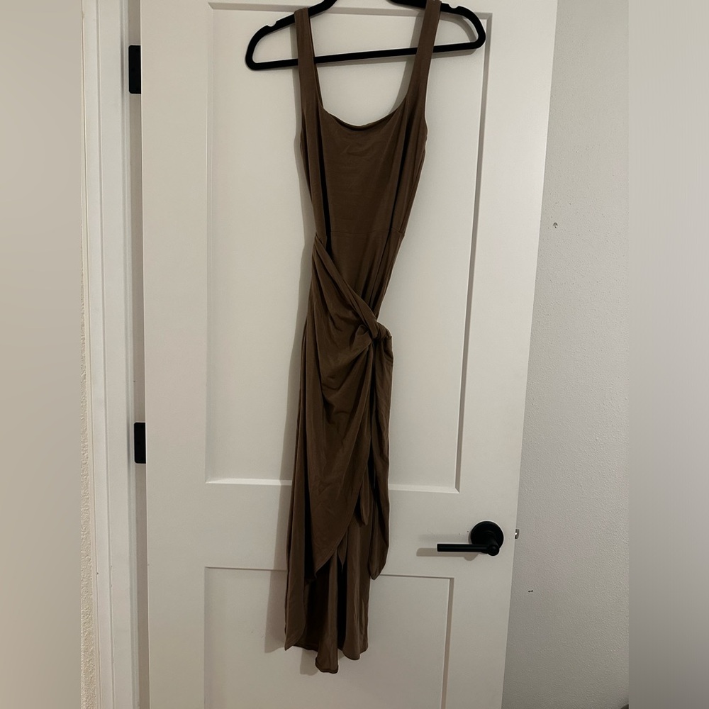 Aritzia Wilfred Saturn dress